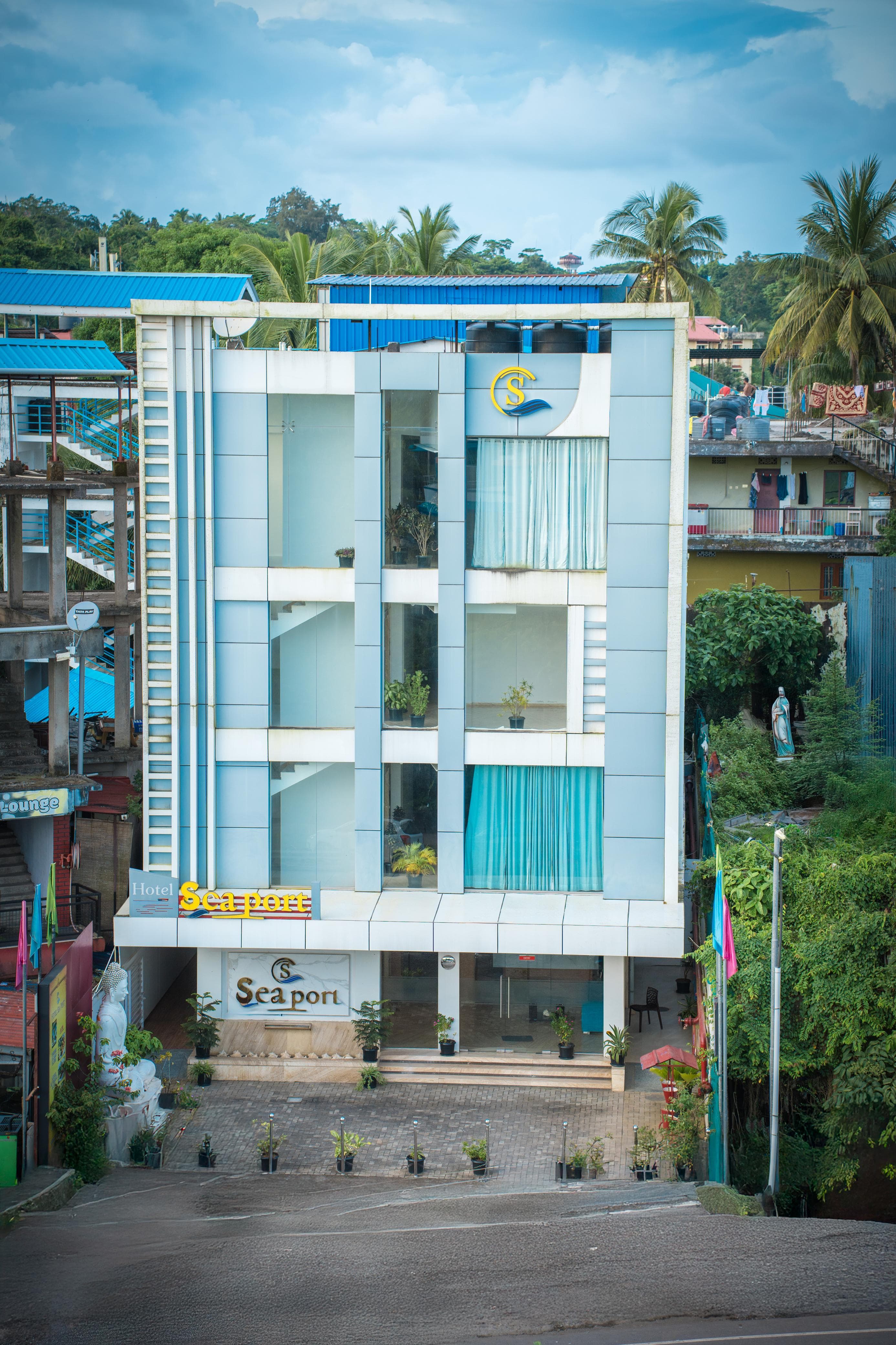 Hotel Sea Port — Multi-Floor View