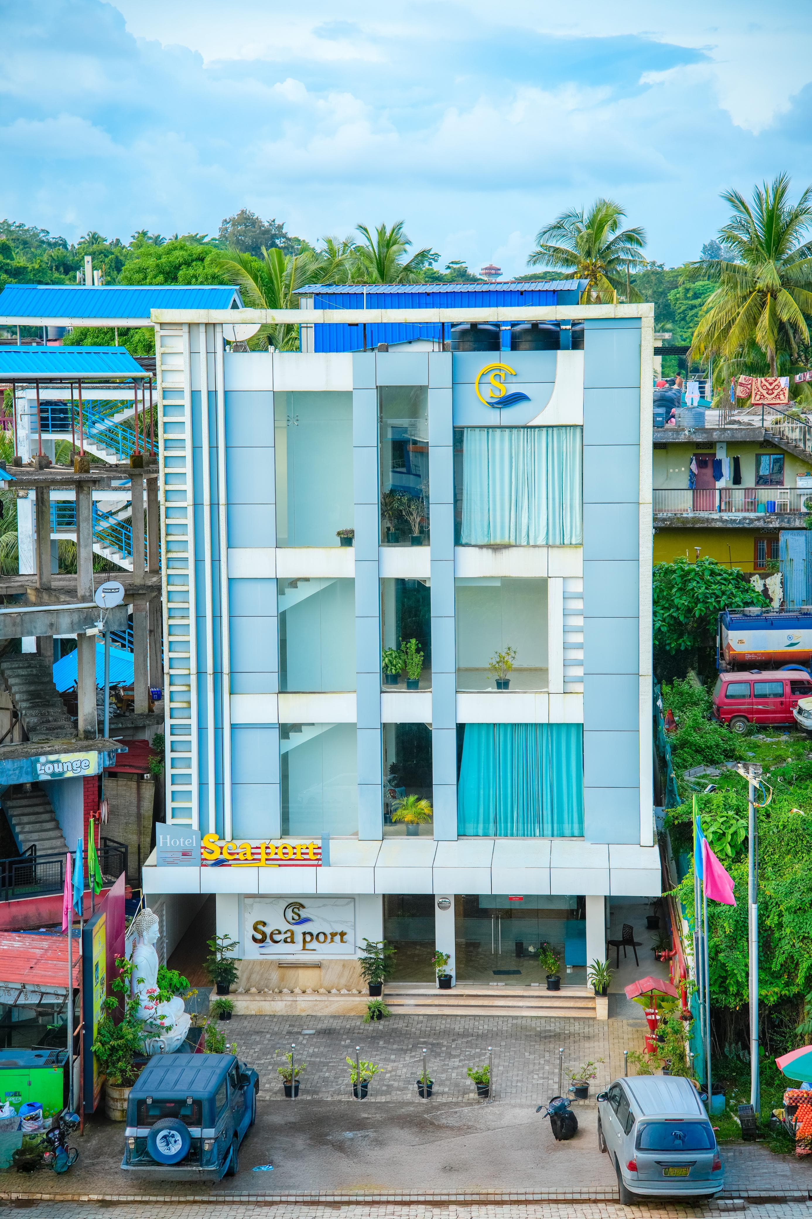 Hotel Sea Port — Exterior View