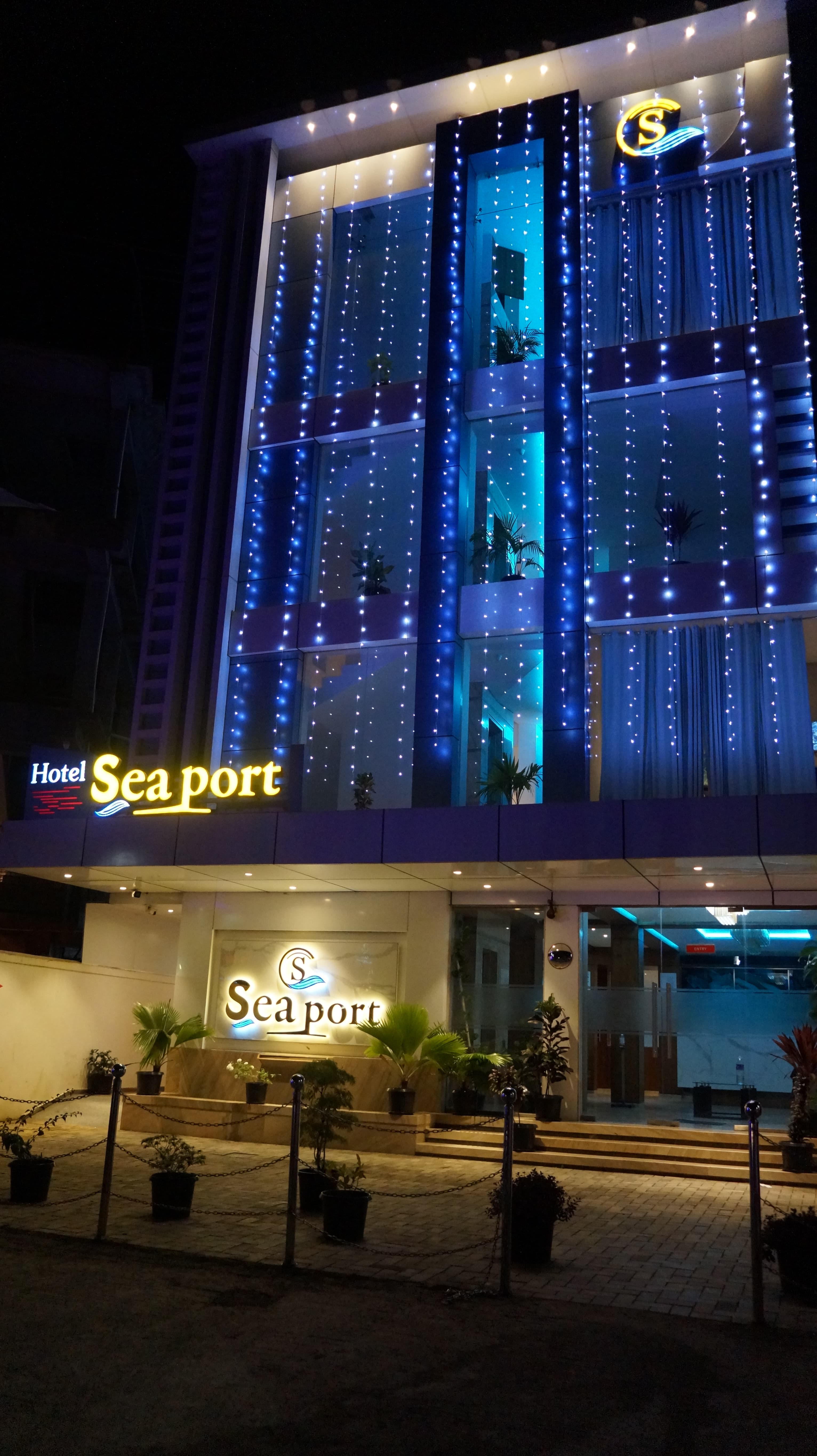 Hotel Sea Port — Illuminated Night Exterior