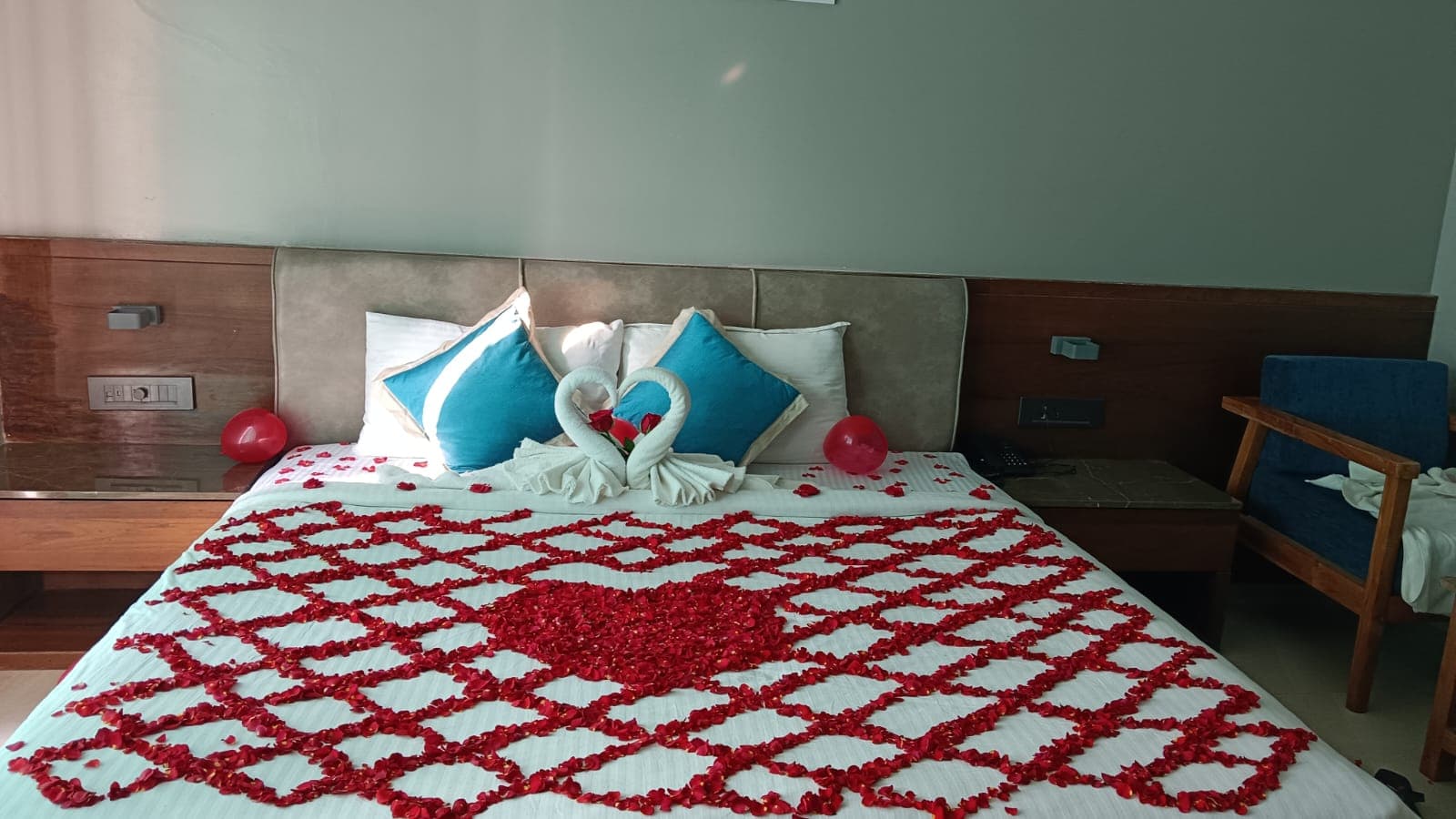 Oriental Room - Turquoise Pillows